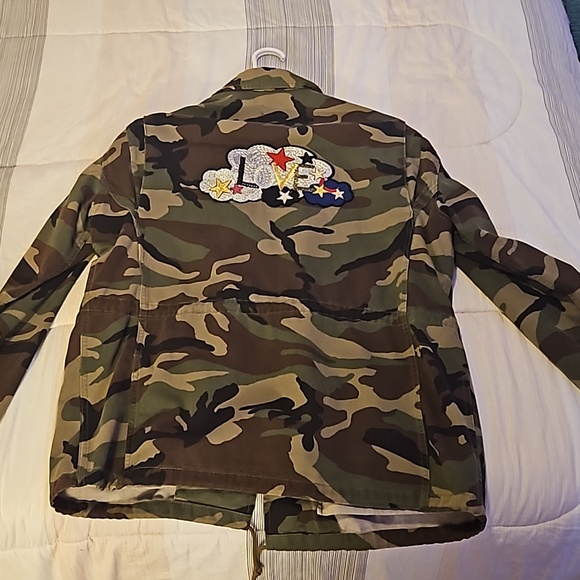 To big - Picture 2 of 5